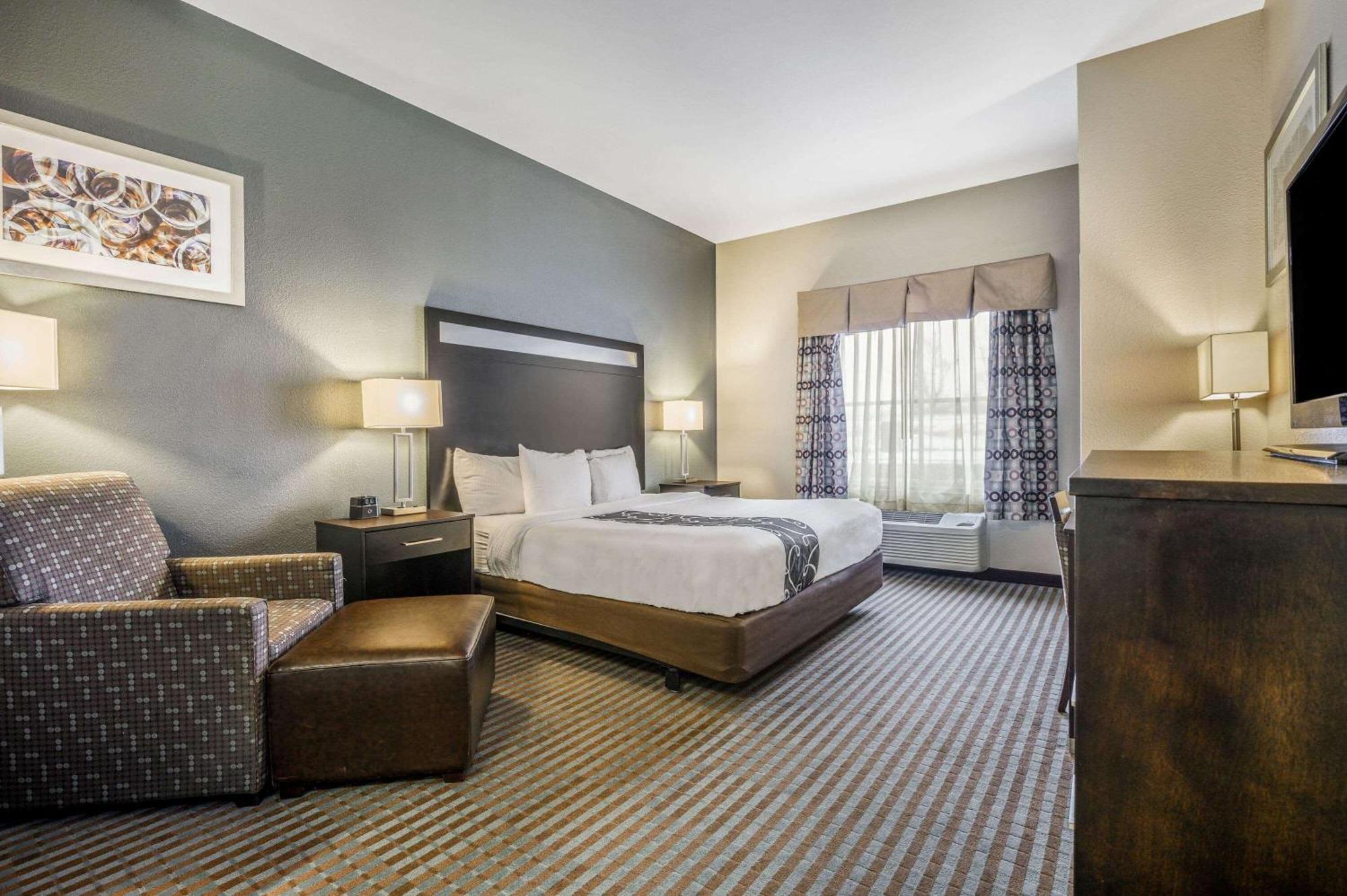 La Quinta Inn & Suites Casino And Bar By Wyndham Glendive Oda fotoğraf
